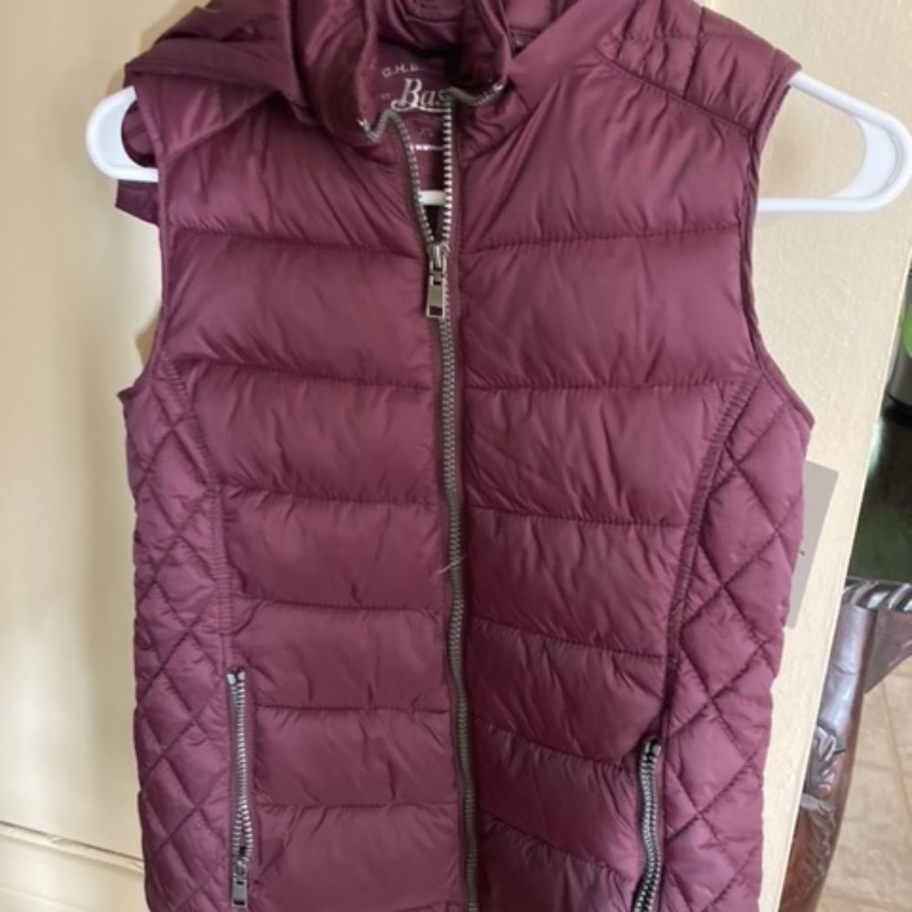 Brand new Bass Burgundy vest with hood